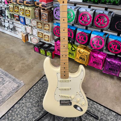 Fender American Special Stratocaster with Maple Fretboard - Olympic White image 1