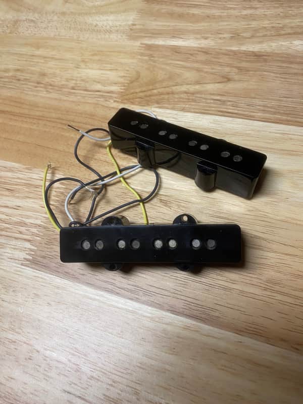Fender Vintera ii 60’s jazz bass pickups image 1
