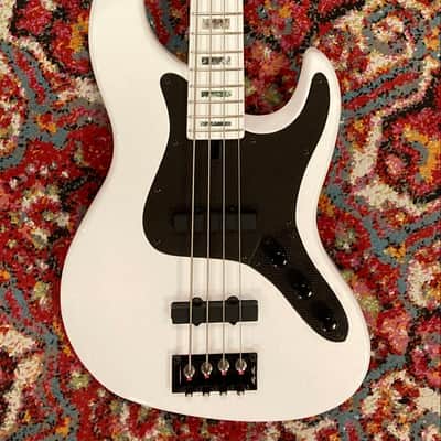 Brubaker USA JXB 4 2023 - White Gloss, Excellent, DEMO, SKU: I750889 image 2