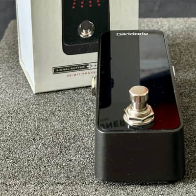 D'Addario PW-CT-23 Chromatic Pedal Guitar Tuner Plus - Black image 1