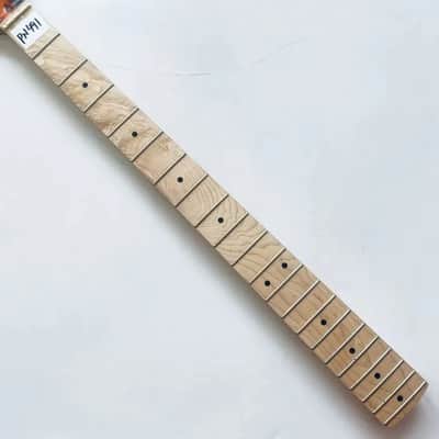 Sunburs Harley Benton 4 String Bass Maple Neck, 21 Frets image 3