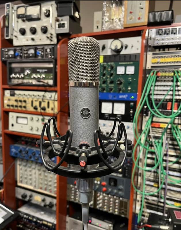Neumann UM 57