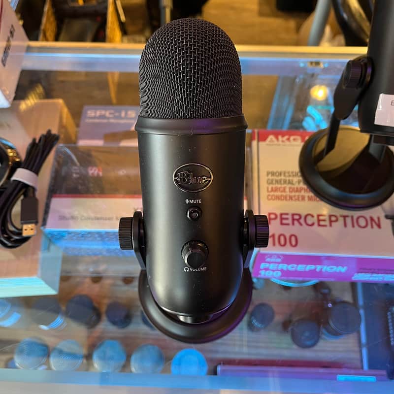 (16808) Blue Yeti Multipattern USB Microphone 2010s - Blackout image 1