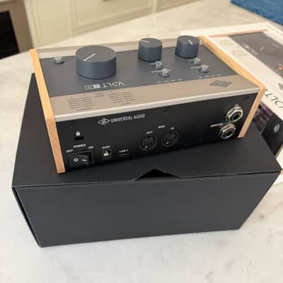 Universal Audio Volt 276 2025 - Light wood/mixed metal image 6