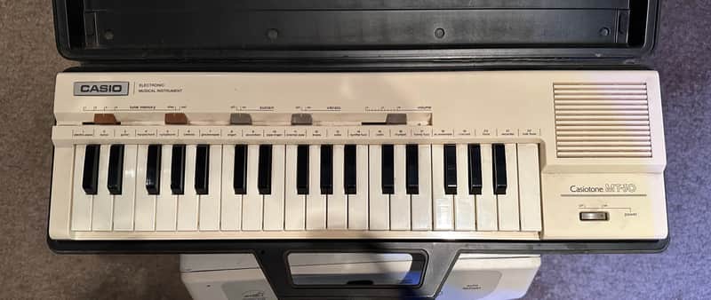 鍵盤楽器 CASIO MT-30 casio-mt-30-woodgrain.jpg?w=640