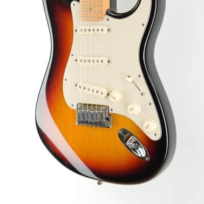 Fender American Deluxe Stratocaster 3-Color Sunburst 2002 image 6