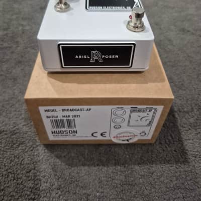 Hudson Electronics Broadcast-AP Ariel Posen Signature 2019 - Present - White image 3