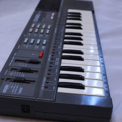 Casio PT-87 Mini Keyboard + audio out!