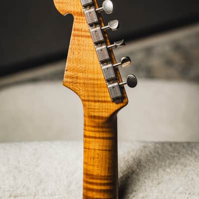 Luxxtone Choppa S Heavy Aging HSS-Olympic White w/Gold Anodized Pickguard & Roasted Flame Maple Neck image 6