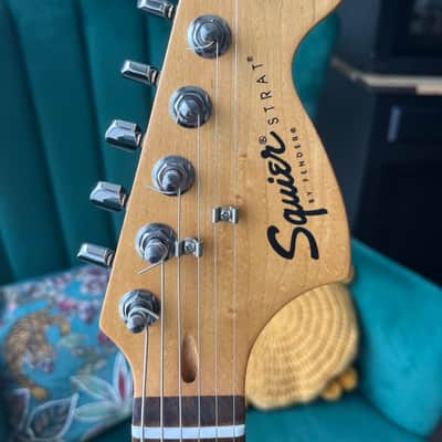 Squier Affinity Series Stratocaster 21-Fret with Rosewood Fretboard 1997 - 2000 - Black image 4