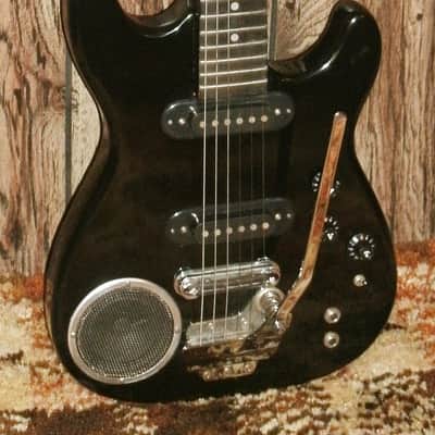 Synsonics Terminator guitar 7020 TABK with onboard amp image 2