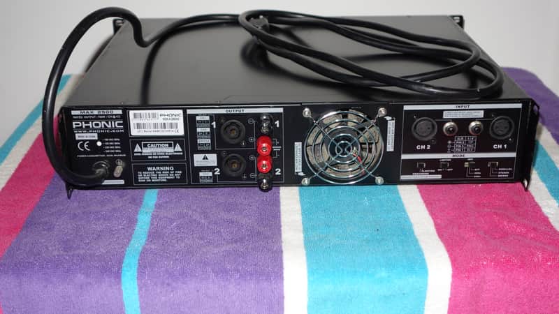 Phonic Max 2500 2 Channel Power Amplifier. 750w/ch @ 4ohm Works