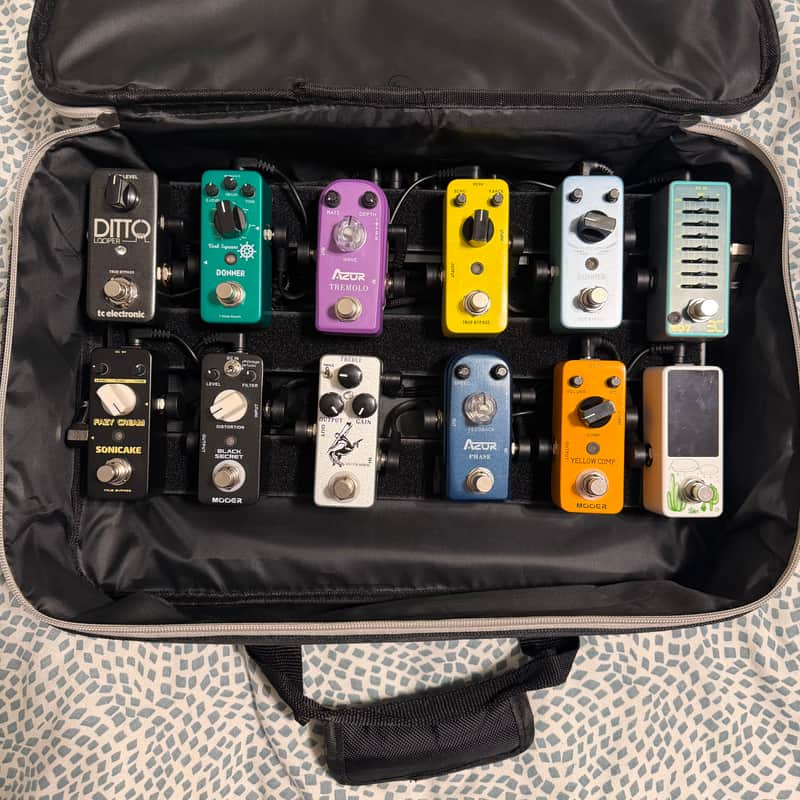 🤘 Complete Mini Pedalboard Bundle! 12 pedals! Cables! Pedalboard with built in Power supply image 1