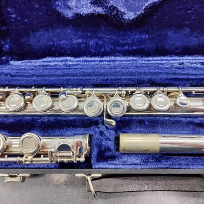 W.T. Armstrong Model 104 Student Flute Closed Hole C Foot w/ Original Case image 4