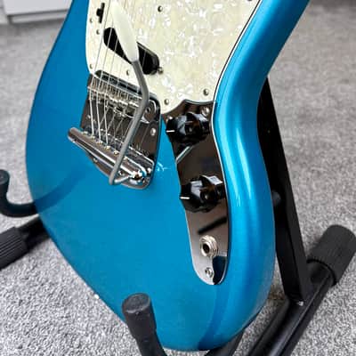 Fender Vintera '60s Mustang with Pau Ferro Fretboard - Lake Placid Blue image 4