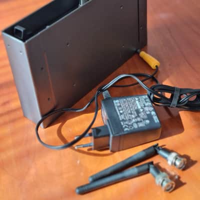 Sennheiser Sennheiser EM100 G2 True Diversity Receiver – Professional Wireless Performance image 2