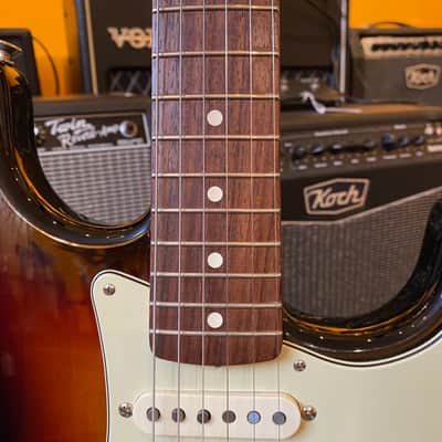Fender - Classic Series Standard Strat / Rosewood - 3t-SB w /Gig Bag - 2010 - Used image 10