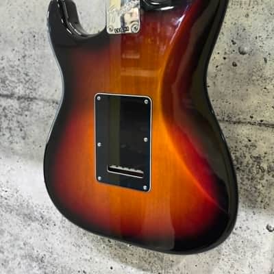 Fender American Professional Classic Stratocaster 2025 - Present - 3-Color Sunburst image 4