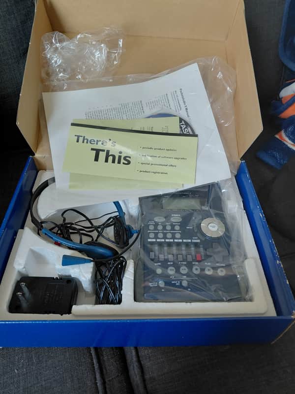 TASCAM Pocketstudio 5 4-Track Portable Digital Recorder 2000s - Blue image 1