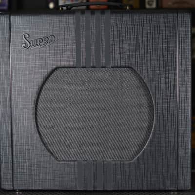 Supro 1822R Delta King 12 15-Watt 1x12" Guitar Combo 2021 - Present - Black / Black Stripes image 1