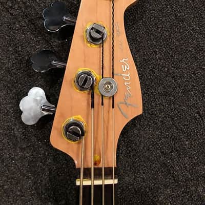 Fender Deluxe Series (Made Fretless) Jazz Bass 24 Fret Quilt Top w/ Active EQ 2005 Painted Yellow / image 4