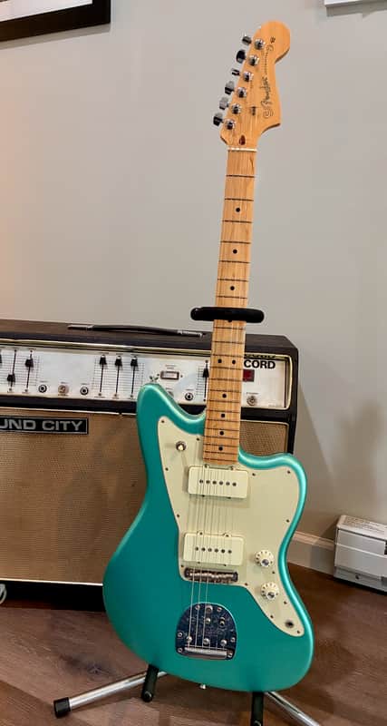 2017 Fender American Professional Jazzmaster with OHSC - Mystic Seafoam