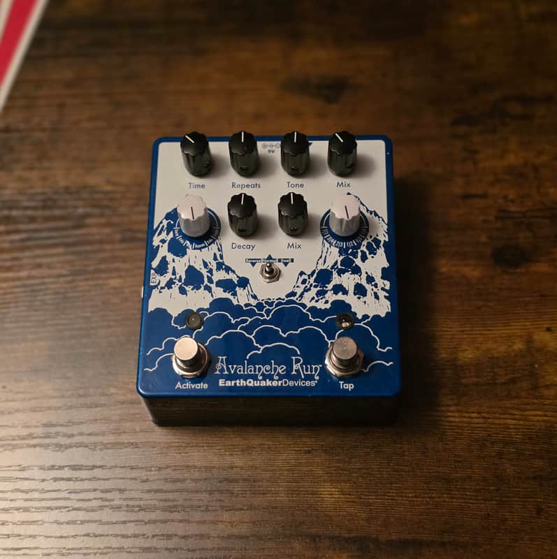 EarthQuaker Devices Avalanche Run Stereo Reverb & Delay with Tap Tempo V2
