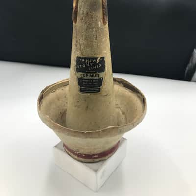 Vintage Humes & Berg Stonelined Trombone Mute Tenor Cup - White/Red image 3