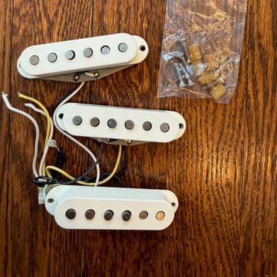 Fender Vintera II Limited Edition Road Worn 60's Stratocaster Pickups 2025 - Cream image 1