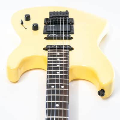 1987 Charvel Model 3 - Electric Guitar with Gigbag - Pearl White image 12