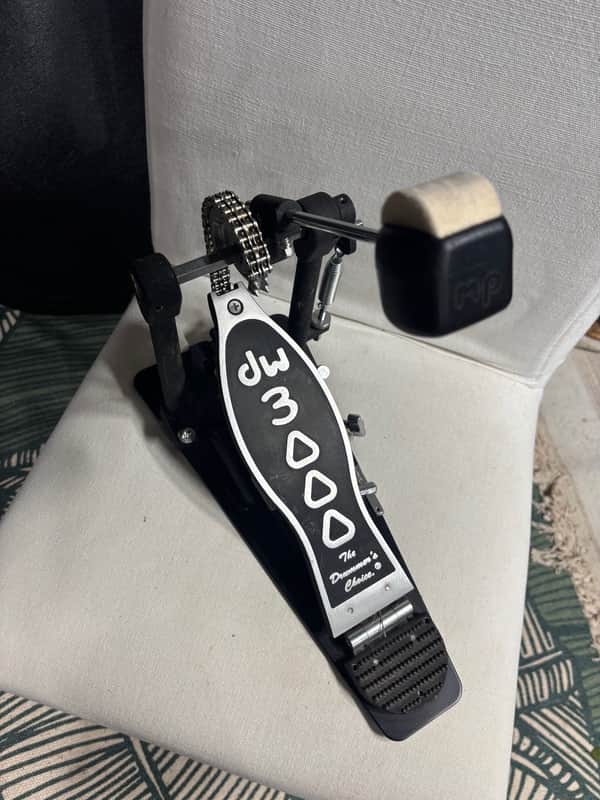 DW 3000 Series Single Bass Drum Pedal image 1