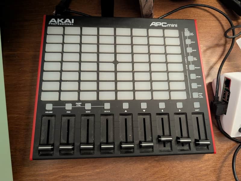 Immagine Akai APC Mini MKII MIDI Controller 2023 - Present - Black - 1