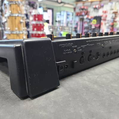 Roland GR-1 Guitar Synthesizer - Black image 4