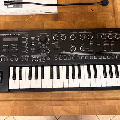 Roland JD-Xi 37-Key Analog/Digital Crossover Synthesizer 2015 - Present - Black - SERVICED