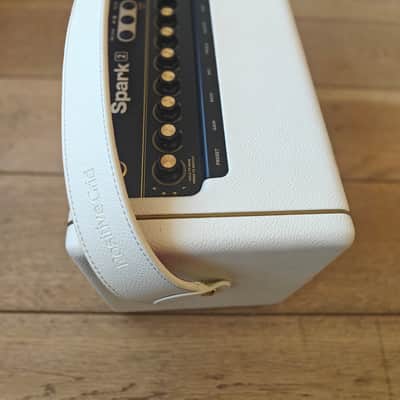 Positive Grid Spark 2 full bundle, battery and control x footswitch included image 6