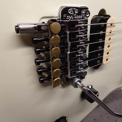 EVH MIJ Series EVH Edward Signature Wolfgang 2024-MINT -Brass tuners- Ivory image 13