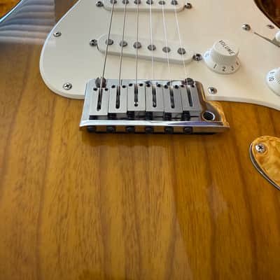 2004 Fender 50th Anniversary American Series Stratocaster • Sienna Sunburst Ash • MINT Case Queen • OHSC + Case Candy image 2