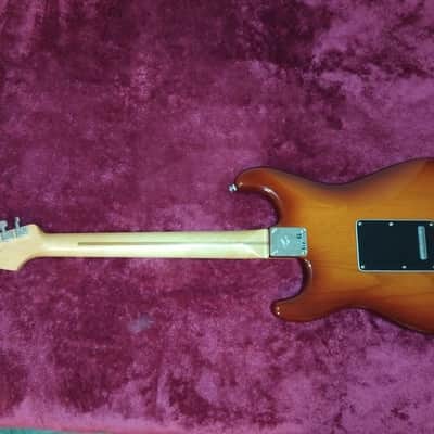Fender Stratocaster 2019 - sienna-burst-brown image 3
