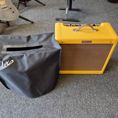 Fender Blues Junior LTD - Lacquered Tweed with Foot Switch and Amp Cover image 6