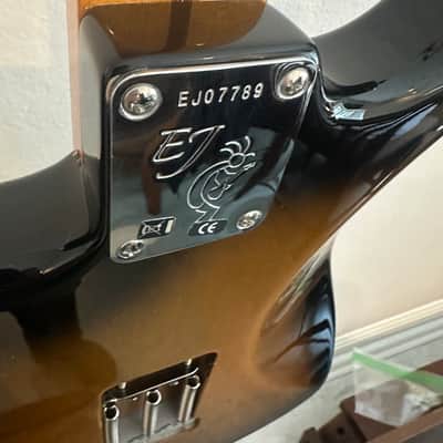Fender Eric Johnson Stratocaster with Maple Fretboard 2005 - Present - 2-Color Sunburst image 9