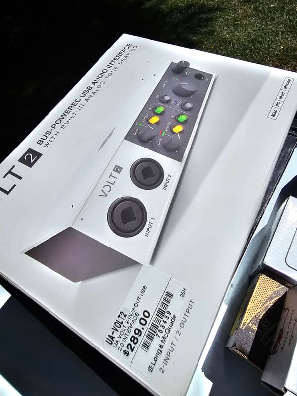 UA> volt 2 - white image 1