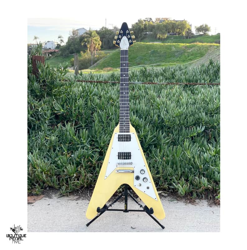 Gibson Flying V '67 1991 Early Reissue Alpine White image 1