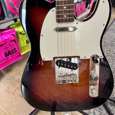 Squier Classic Vibe '60s Telecaster Custom - 3-Color Sunburst image 4