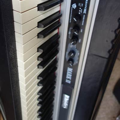 Rhodes Stage 73 Mk ll elec piano + V Vibe (USB) Stereovibe & FREE UK delivery image 1