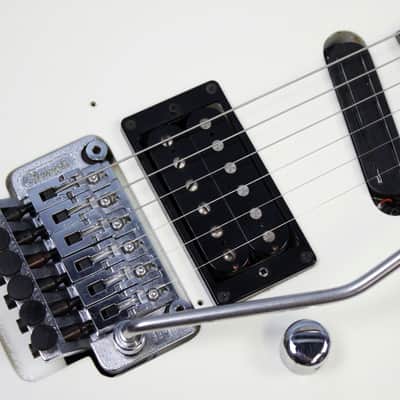 Vintage 1989-1991 Charvel Fusion Deluxe Electric Guitar, Flour (White), Japan, MIJ image 7