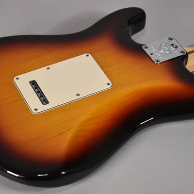2006 Fender 60th Anniversary American Stratocaster Sunburst w/HSC image 13