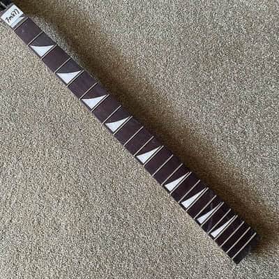 Jackson 4 String Bass Maple Neck, Rosewood Fingerboard 24 Frets image 7