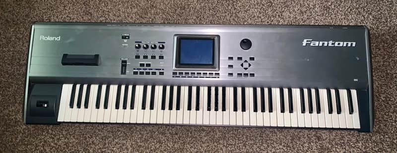 Roland Fa 76 Fantom synthesizer