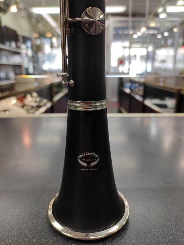 Millennium Winds Bb Student Clarinet with Yamaha 4C Mouthpiece 2020's - Black image 1