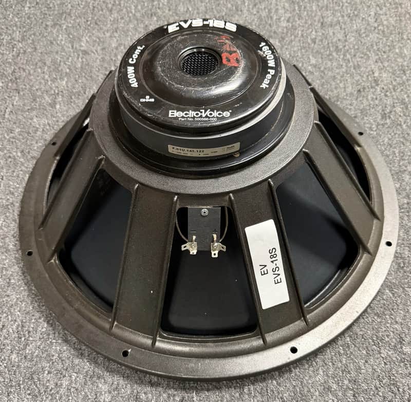 Electro-Voice EVS-18S